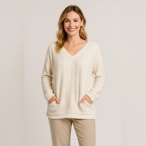 Eyelash White Soft Fuzzy Sweater w/ Pockets Sz M EUC